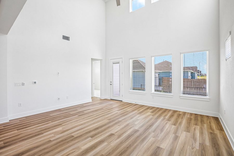 Spacious, unfurnished interior of a new home in Easton Park, Austin (Image 22). Spacious, unfurnished interior of a new home in Easton Park, Austin (Image 22).