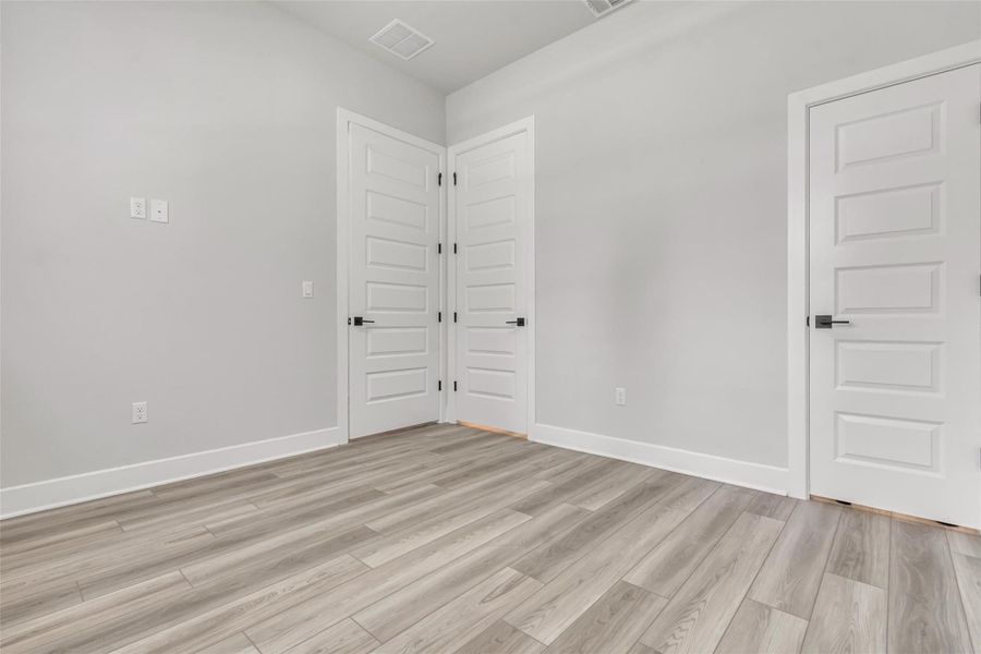 Spacious, unfurnished interior of a new home in , Austin (Image 36).