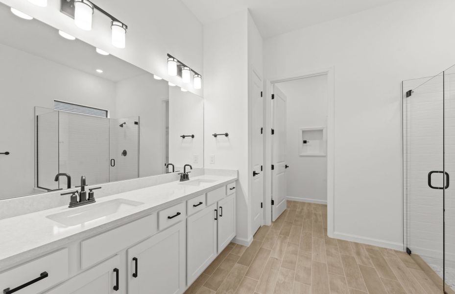 Furnished interior view inside a new home in Terreno, Naples (Image 10).