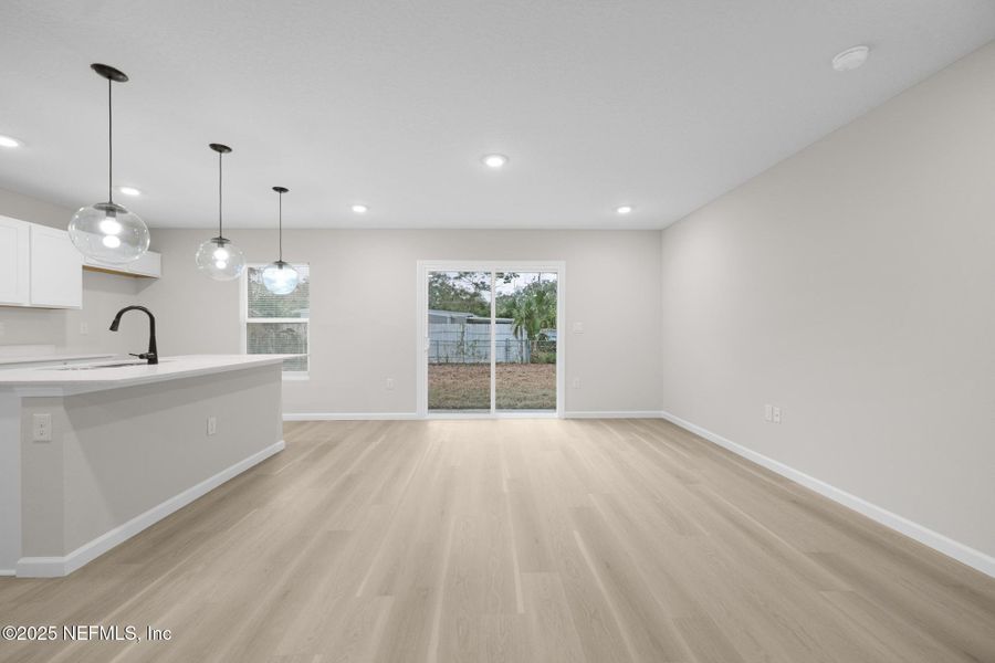 Spacious, unfurnished interior of a new home in , Jacksonville (Image 24).
