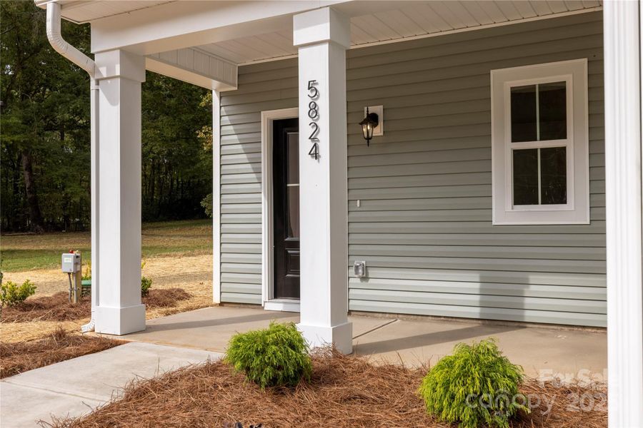 Exterior details and patio area of a home in , Catawba (Image 3).