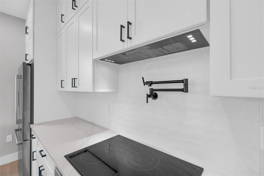 Furnished interior view inside a new home in , Orlando (Image 15).