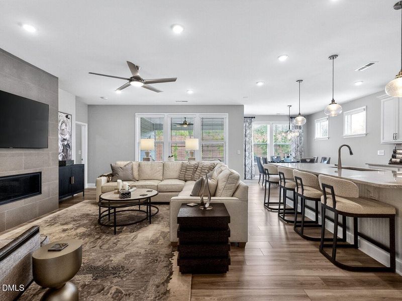 007-1280x960-family-room 007-1280x960-family-room