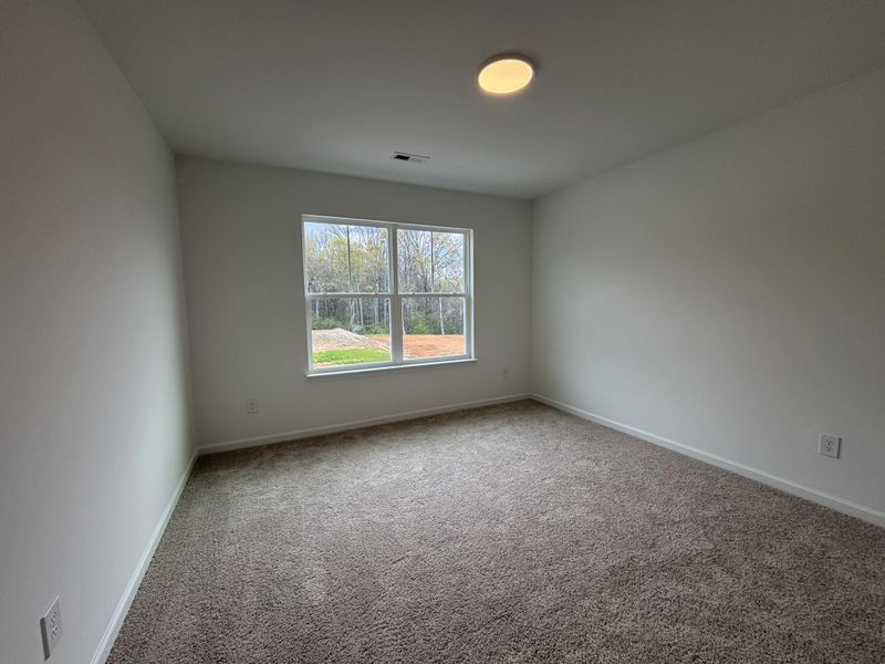 Spacious, unfurnished interior of a new home in CraigStone, Woodruff (Image 12).