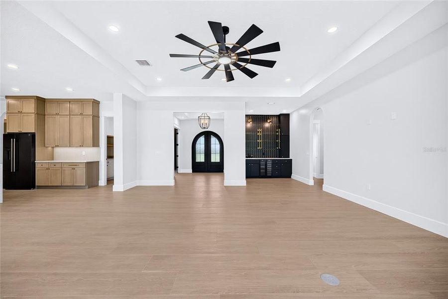 Spacious, unfurnished interior of a new home in , Dade City (Image 48).