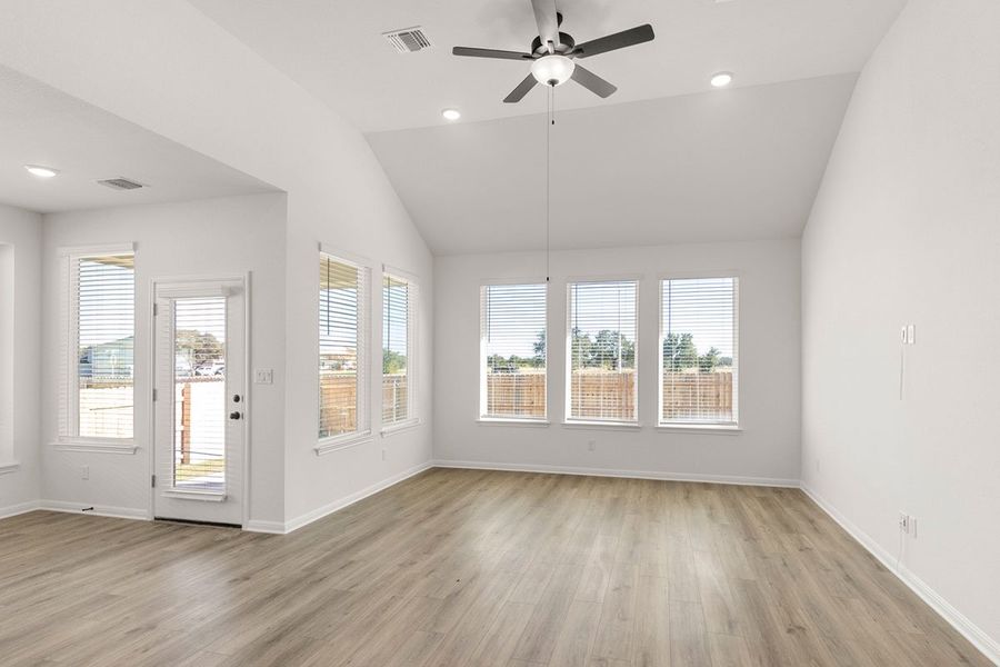 Representative unfurnished interior of a home built from the Dormer by Pacesetter Homes in Orchard Ridge, Liberty Hill (Image 15).