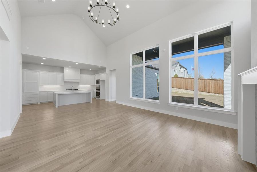 Spacious, unfurnished interior of a new home in Quail Hollow, Rockwall (Image 24).