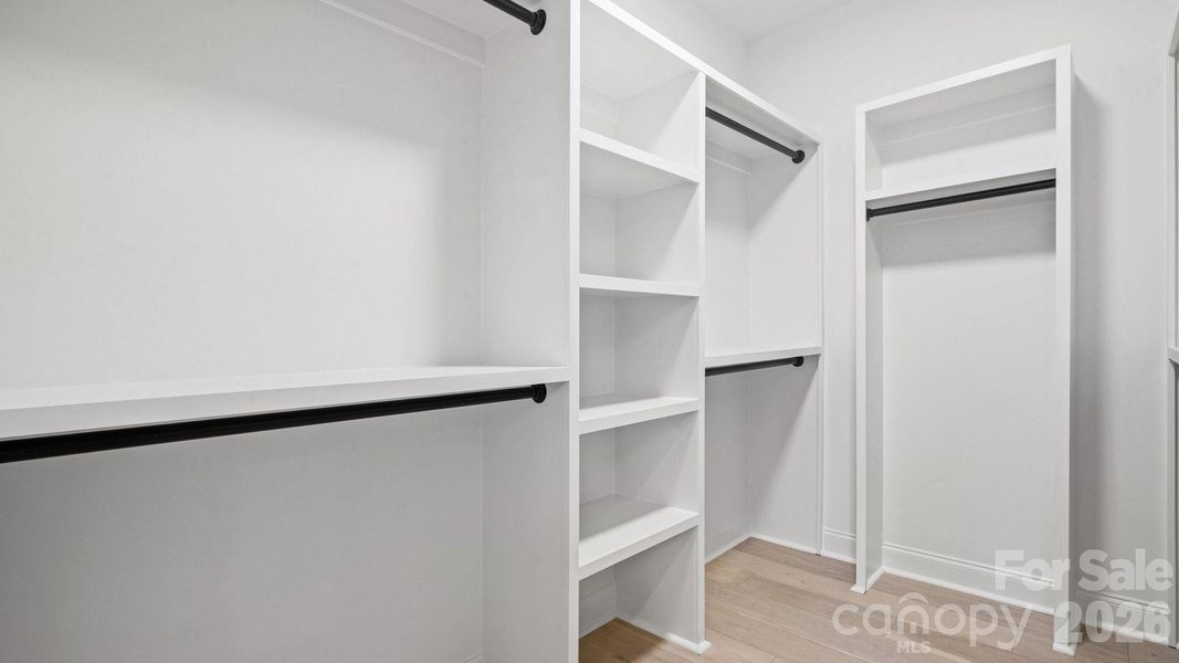 Image 43 of a home in .