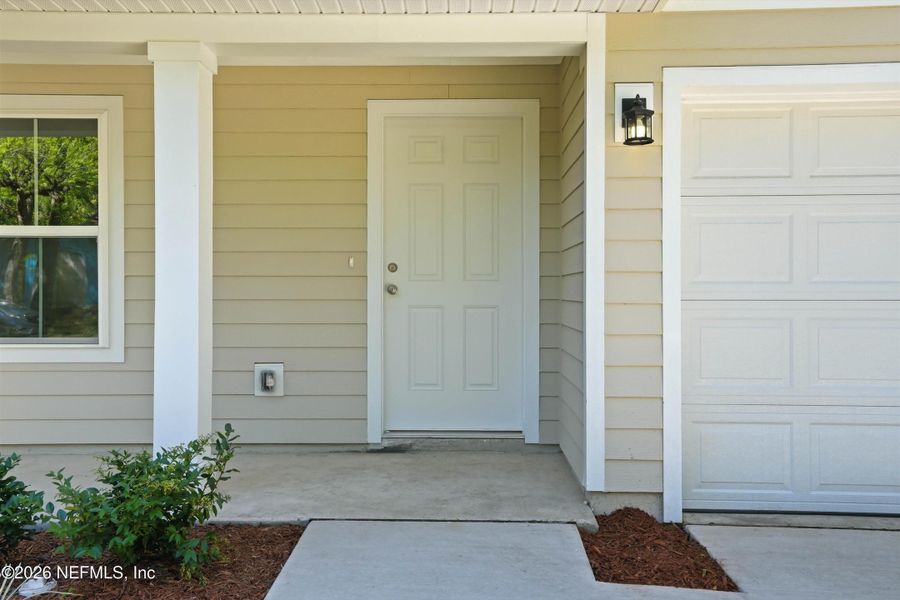 Exterior details and patio area of a home in , Jacksonville (Image 4).