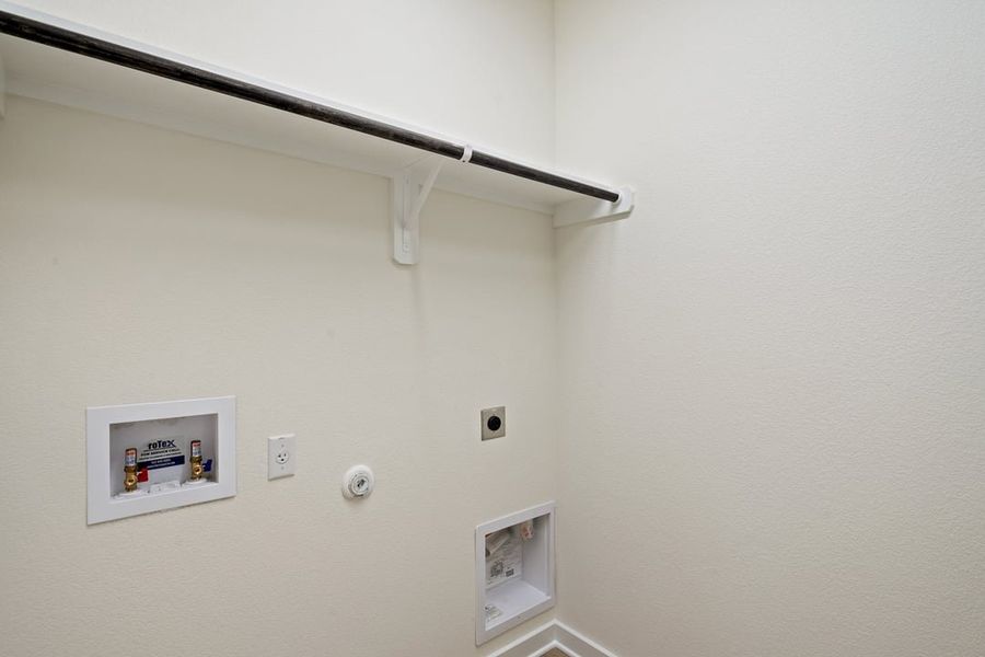 Spacious, unfurnished interior of a new home in Flora, Hutto (Image 41).