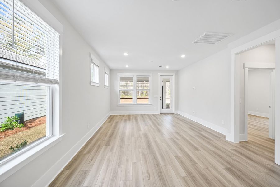 Spacious, unfurnished interior of a new home in Del Webb Charleston at Nexton, Summerville (Image 10).
