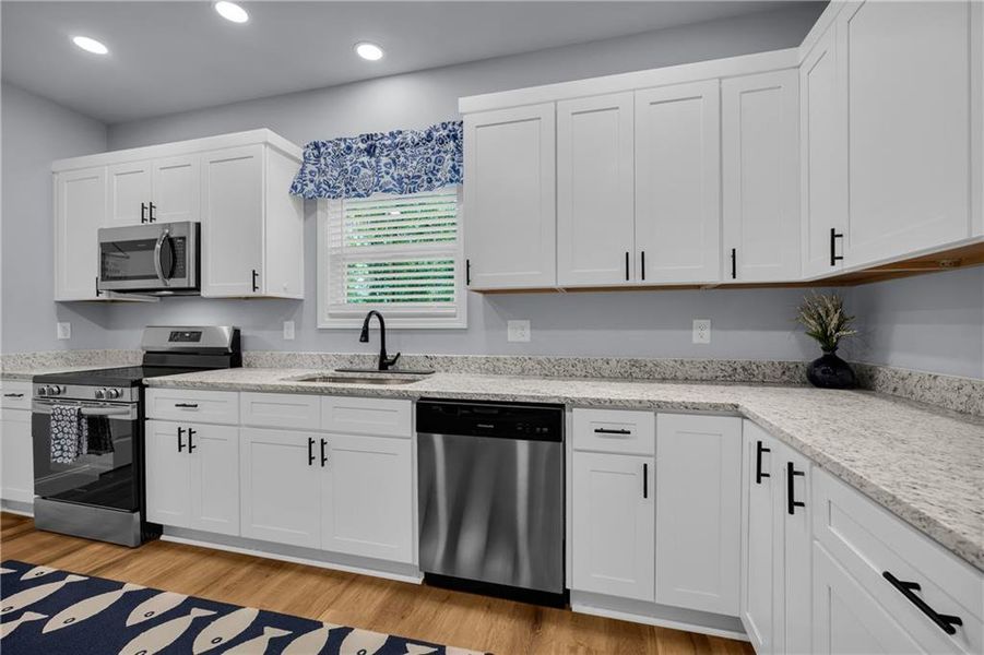 Furnished interior view inside a new home in , Lavonia (Image 13).