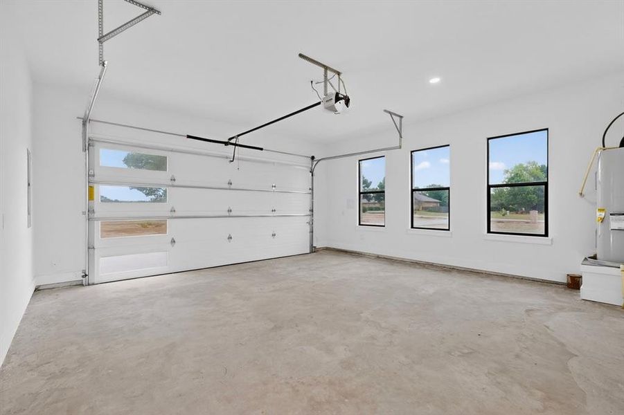 Spacious, unfurnished interior of a new home in , Athens (Image 14).