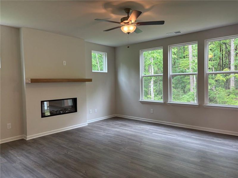 Spacious, unfurnished interior of a new home in Riverwood, Dallas (Image 6).