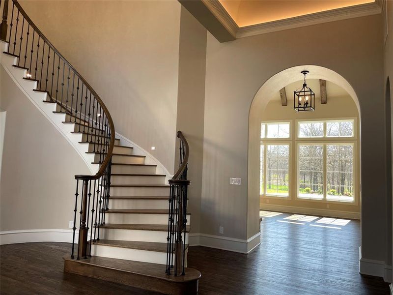 Spacious, unfurnished interior of a new home in , Sherman (Image 16).