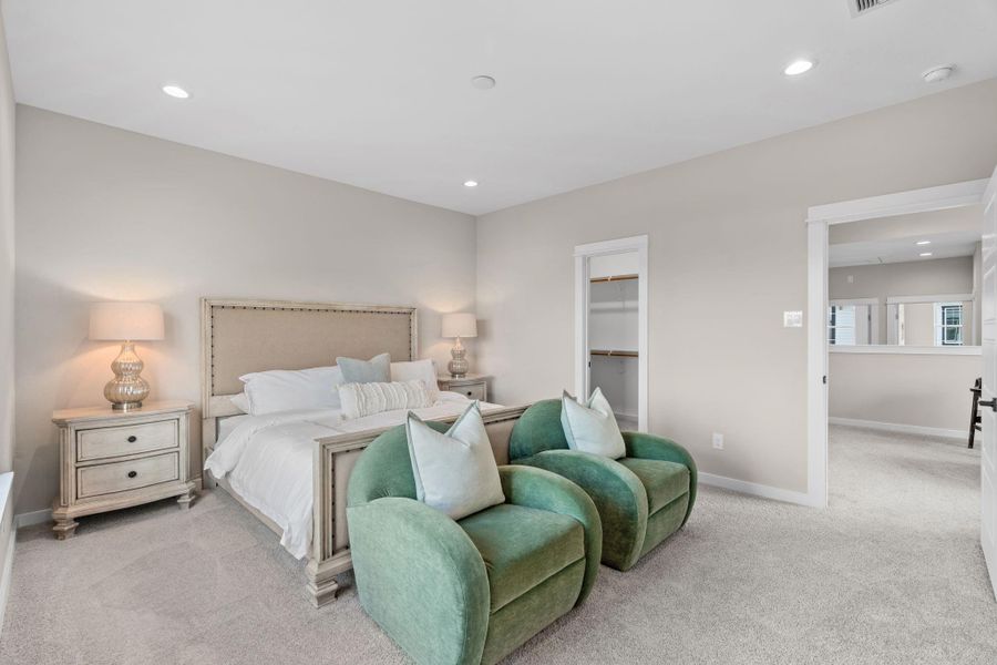 Photos are of a different unit.