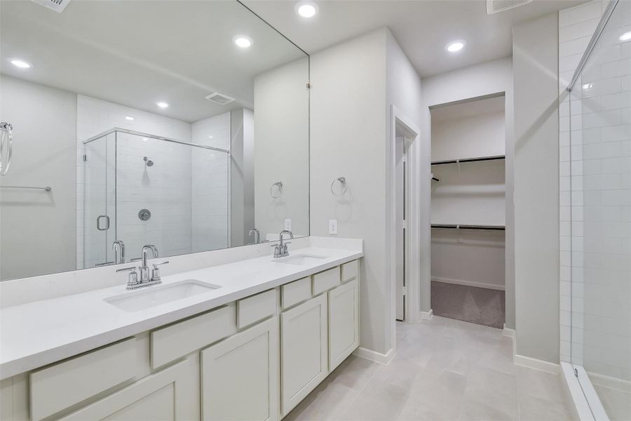 Furnished interior view inside a new home in Summer Place  35', Montgomery (Image 19).