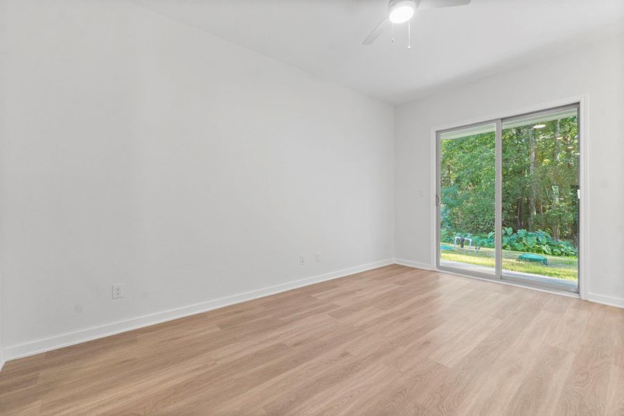 Spacious, unfurnished interior of a new home in , Conroe (Image 15).