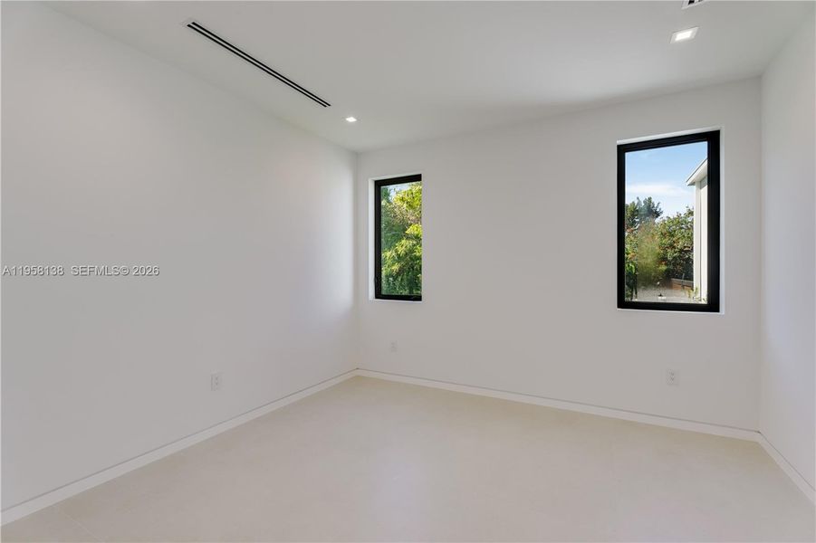 Spacious, unfurnished interior of a new home in , Miami (Image 53).