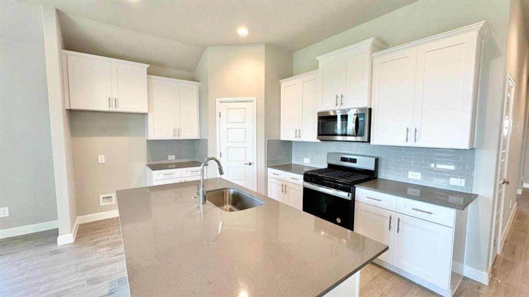 Furnished interior view inside a new home in Rock Creek Ranch, Fort Worth (Image 5). Furnished interior view inside a new home in Rock Creek Ranch, Fort Worth (Image 5).