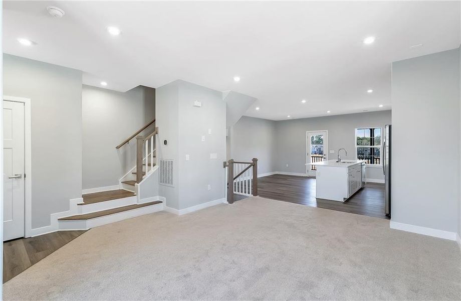 Spacious, unfurnished interior of a new home in , Lawrenceville (Image 14).