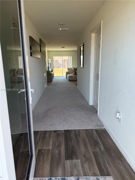 Spacious, unfurnished interior of a new home in , Cape Coral (Image 21).