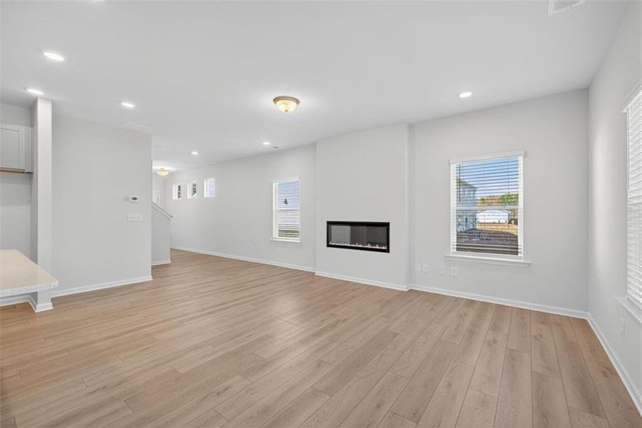 Spacious, unfurnished interior of a new home in Franklin Manor, Lawrenceville (Image 22).