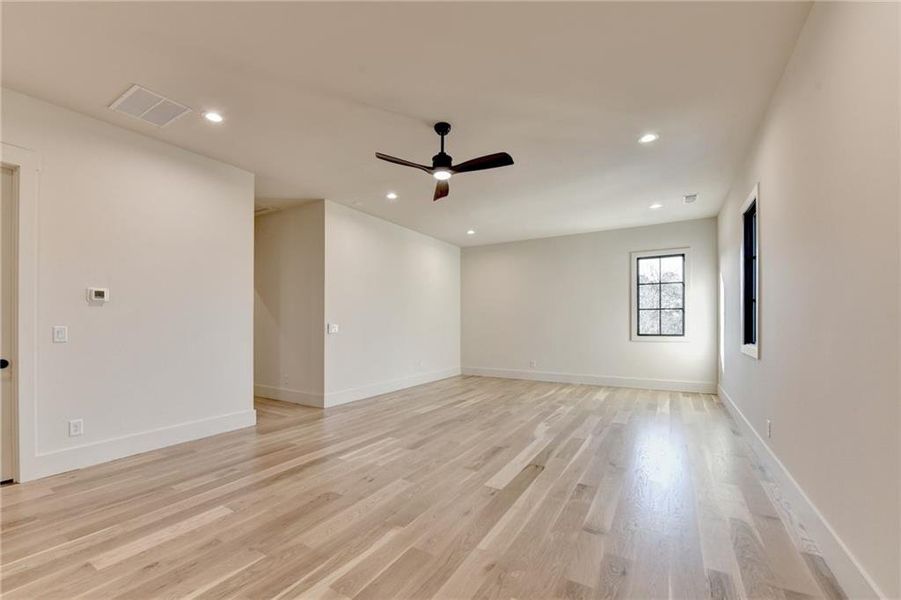 Spacious, unfurnished interior of a new home in , Alpharetta (Image 81). Spacious, unfurnished interior of a new home in , Alpharetta (Image 81).