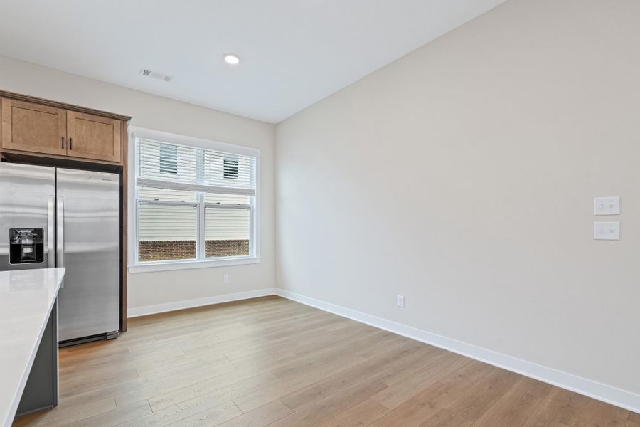 Spacious, unfurnished interior of a new home in Twin Oaks, Oakland (Image 22).