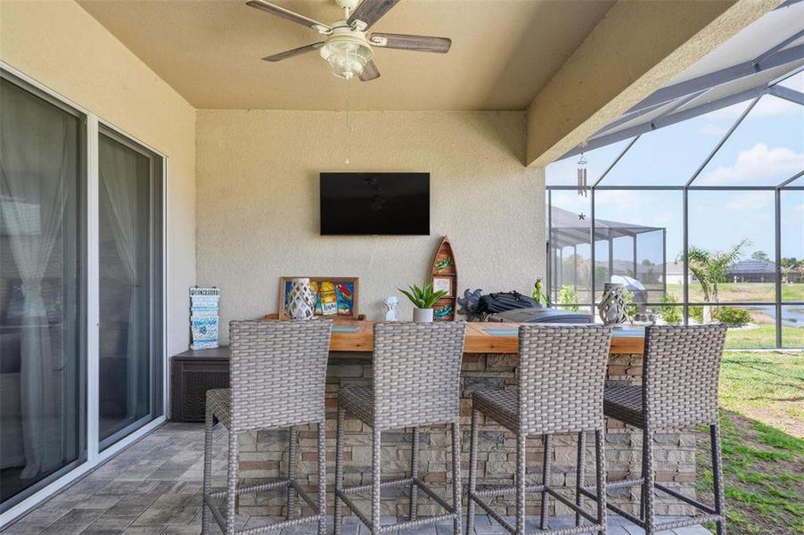 Exterior details and patio area of a home in , Weeki Wachee (Image 33).