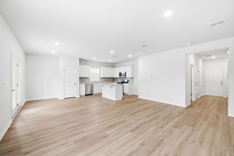 Spacious, unfurnished interior of a new home in Grand Arbor, Blythewood (Image 16).