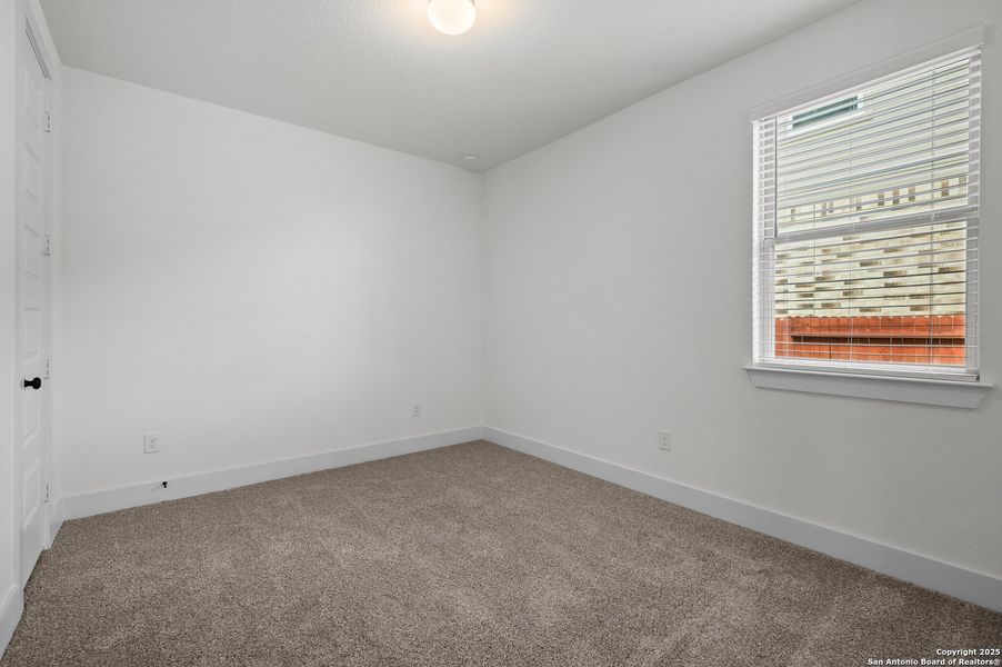Spacious, unfurnished interior of a new home in Stillwater Ranch, San Antonio (Image 26).