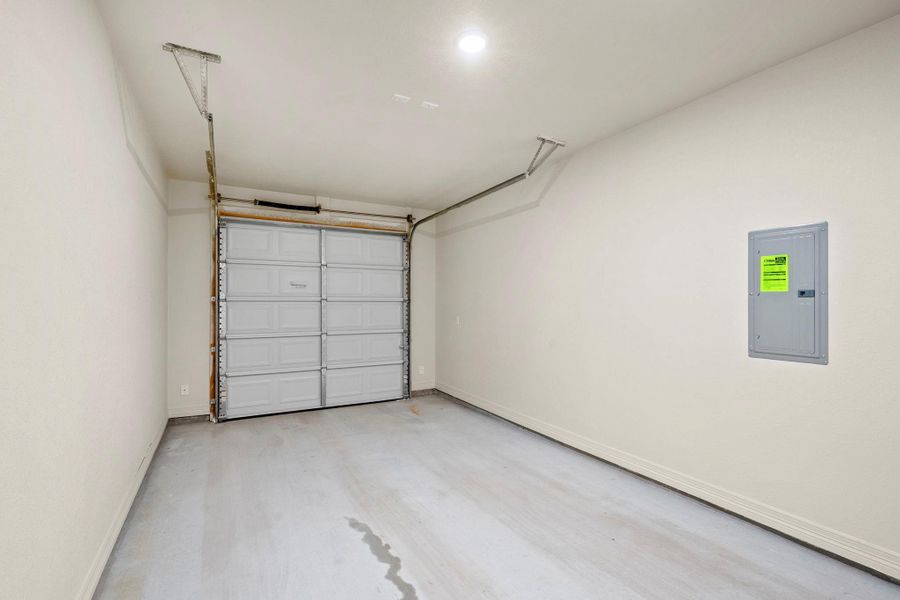 Spacious, unfurnished interior of a new home in , Killeen (Image 16). Spacious, unfurnished interior of a new home in , Killeen (Image 16).