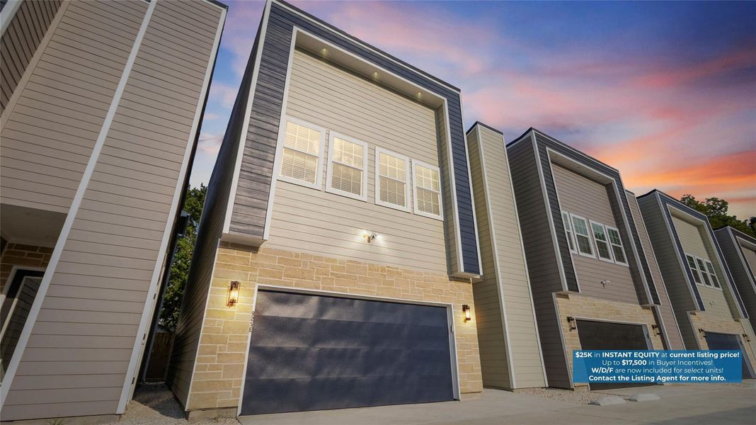 From this angle, you see just how much space you own out front. Whether it’s guests pulling up for dinner, kids shooting hoops on the driveway, or your cars lined up side by side, this spot feels both practical and picture-perfect. From this angle, you see just how much space you own out front. Whether it’s guests pulling up for dinner, kids shooting hoops on the driveway, or your cars lined up side by side, this spot feels both practical and picture-perfect.