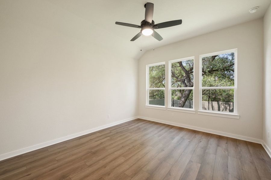 Spacious, unfurnished interior of a new home in Wolf Ranch, Georgetown (Image 35).