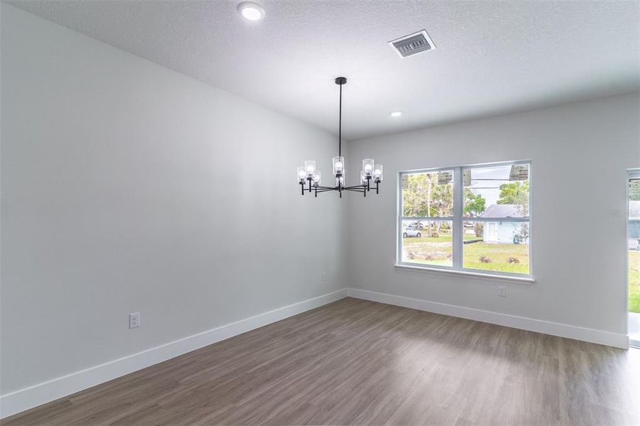 Spacious, unfurnished interior of a new home in , Palm Bay (Image 19).