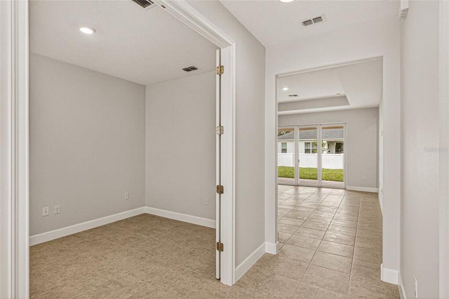 Spacious, unfurnished interior of a new home in , Palm Bay (Image 17).