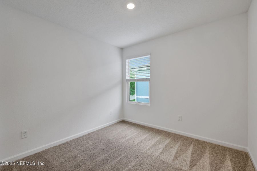Spacious, unfurnished interior of a new home in Kasen Oaks, Jacksonville (Image 15).