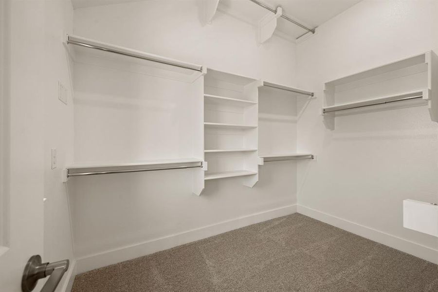 Your dream closet awaits! Your dream closet awaits!