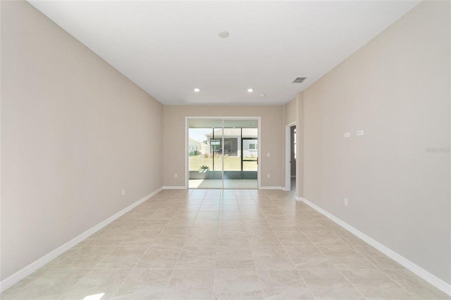 Spacious, unfurnished interior of a new home in , Ocala (Image 35).