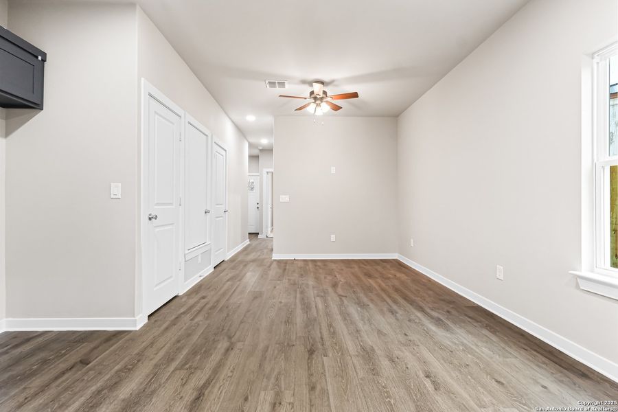 Spacious, unfurnished interior of a new home in , San Antonio (Image 19).