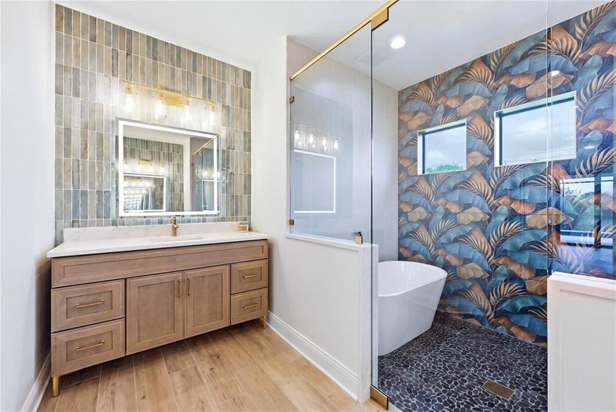 Furnished interior view inside a new home in , Port Charlotte (Image 15).