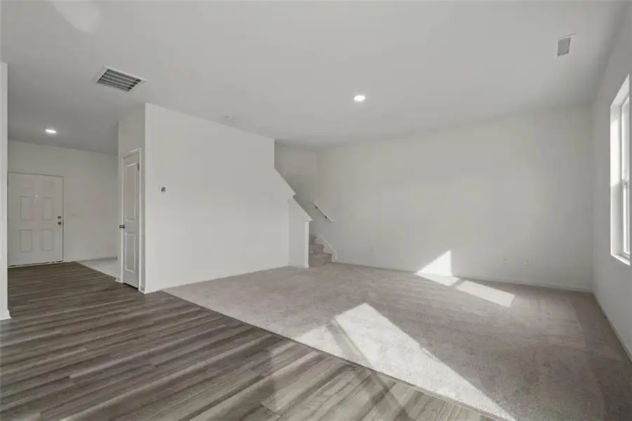 Spacious, unfurnished interior of a new home in Kendall Grove, McDonough (Image 7).