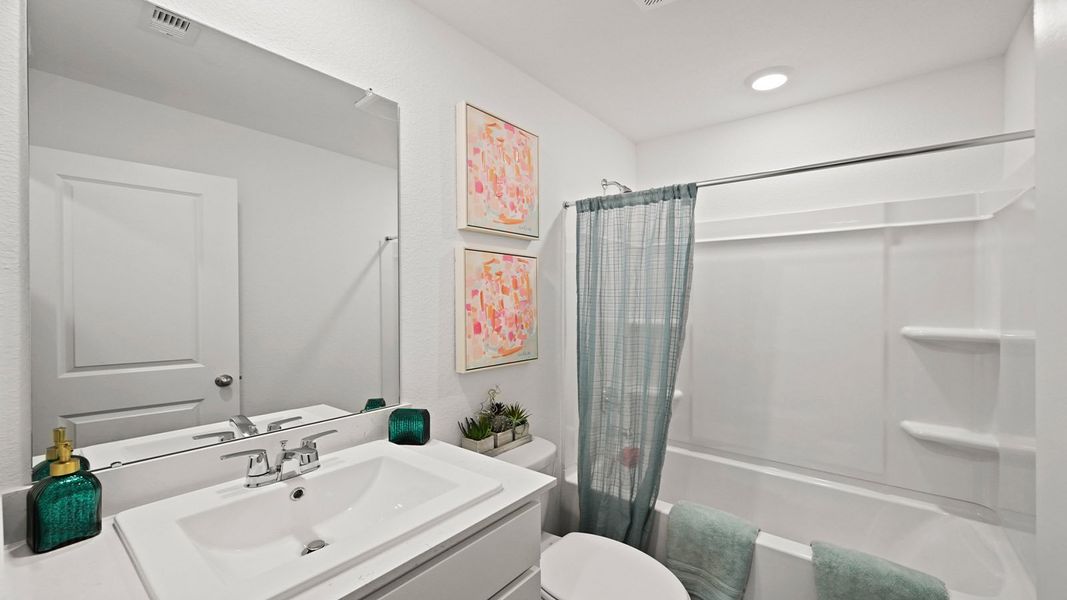 Furnished interior view inside a new home in Silverthorne, Conroe (Image 17).