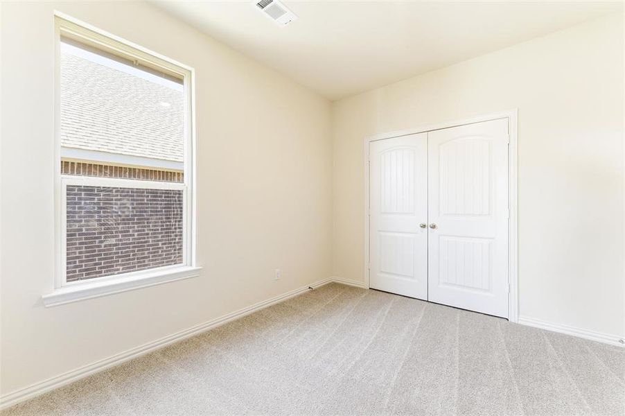 Spacious, unfurnished interior of a new home in Liberty Pointe, Gainesville (Image 10).