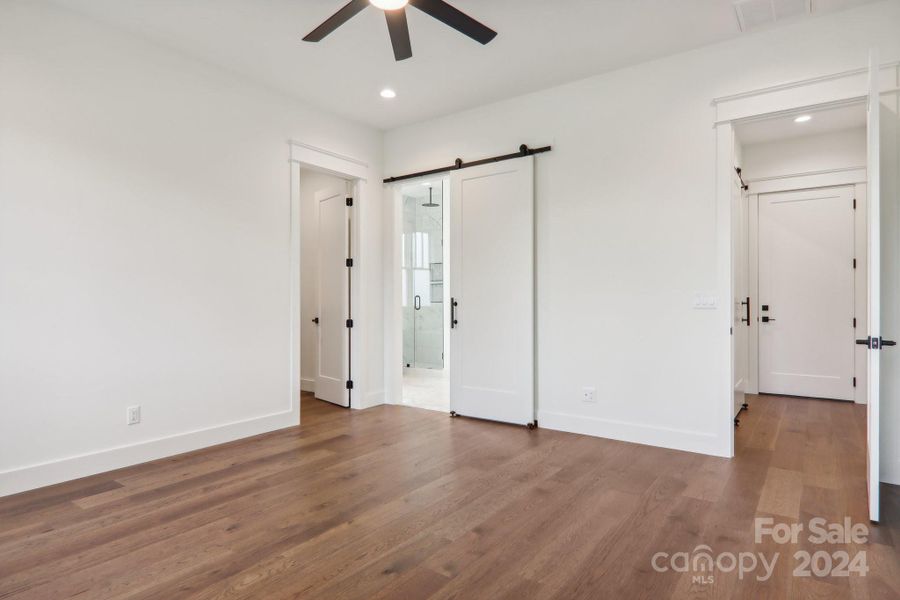 Spacious, unfurnished interior of a new home in , Hendersonville (Image 30). Spacious, unfurnished interior of a new home in , Hendersonville (Image 30).