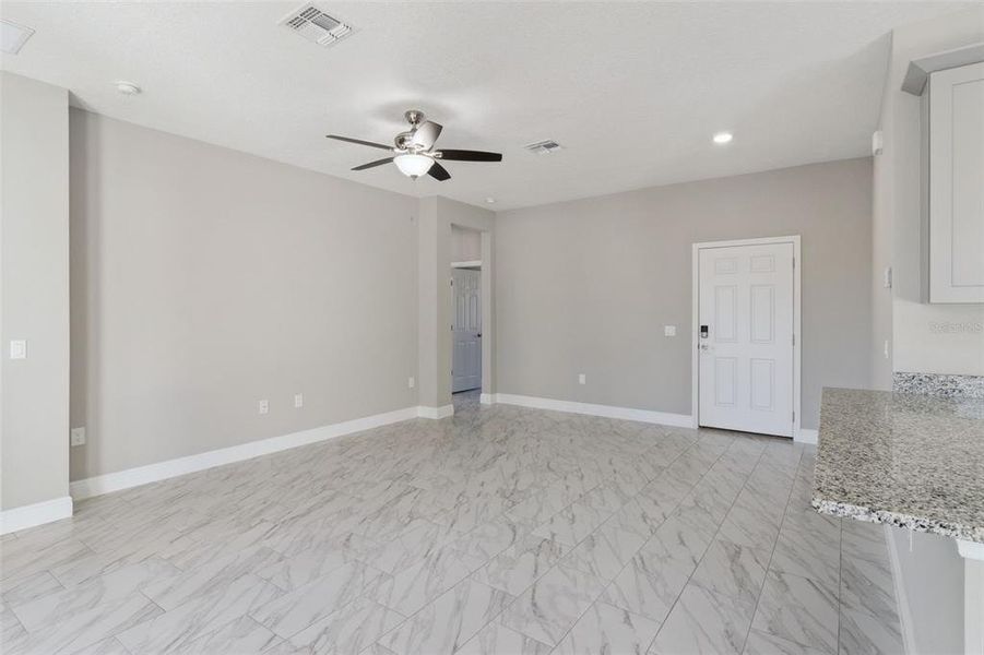 Spacious, unfurnished interior of a new home in , Kissimmee (Image 19).