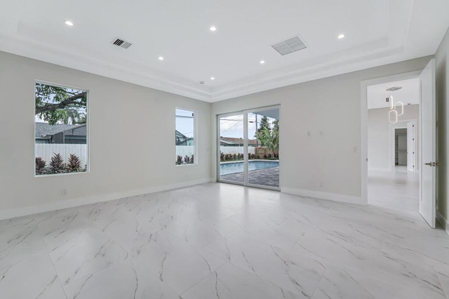 Spacious, unfurnished interior of a new home in , Lake Worth (Image 24).