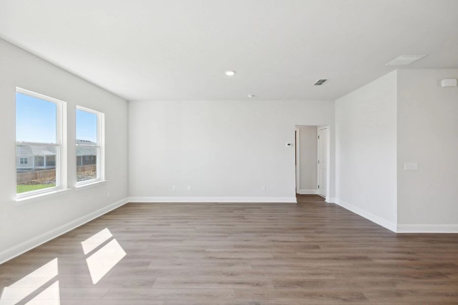 Spacious, unfurnished interior of a new home in Cades Bluff, Lebanon (Image 18).