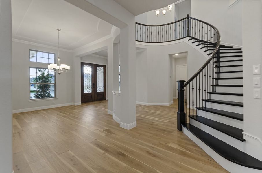 Representative unfurnished interior of a home built from the Biltmore by Landon Homes in Lexington Frisco, Frisco (Image 10).